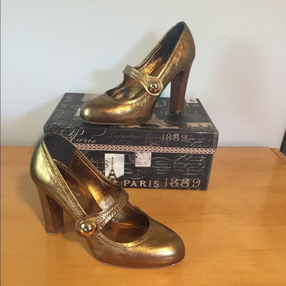 Adorable Coach Mary Janes!